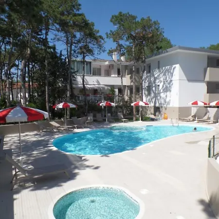 Village With Shared Pool, Hot Tub, Shared Garden דירה *
