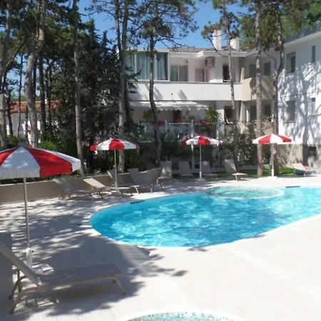 Village With Shared Pool, Hot Tub, Shared Garden דירה *