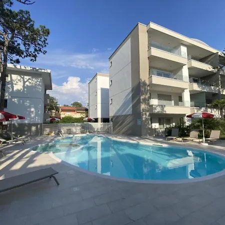 Village With Shared Pool, Hot Tub, Shared Garden * ביביונה